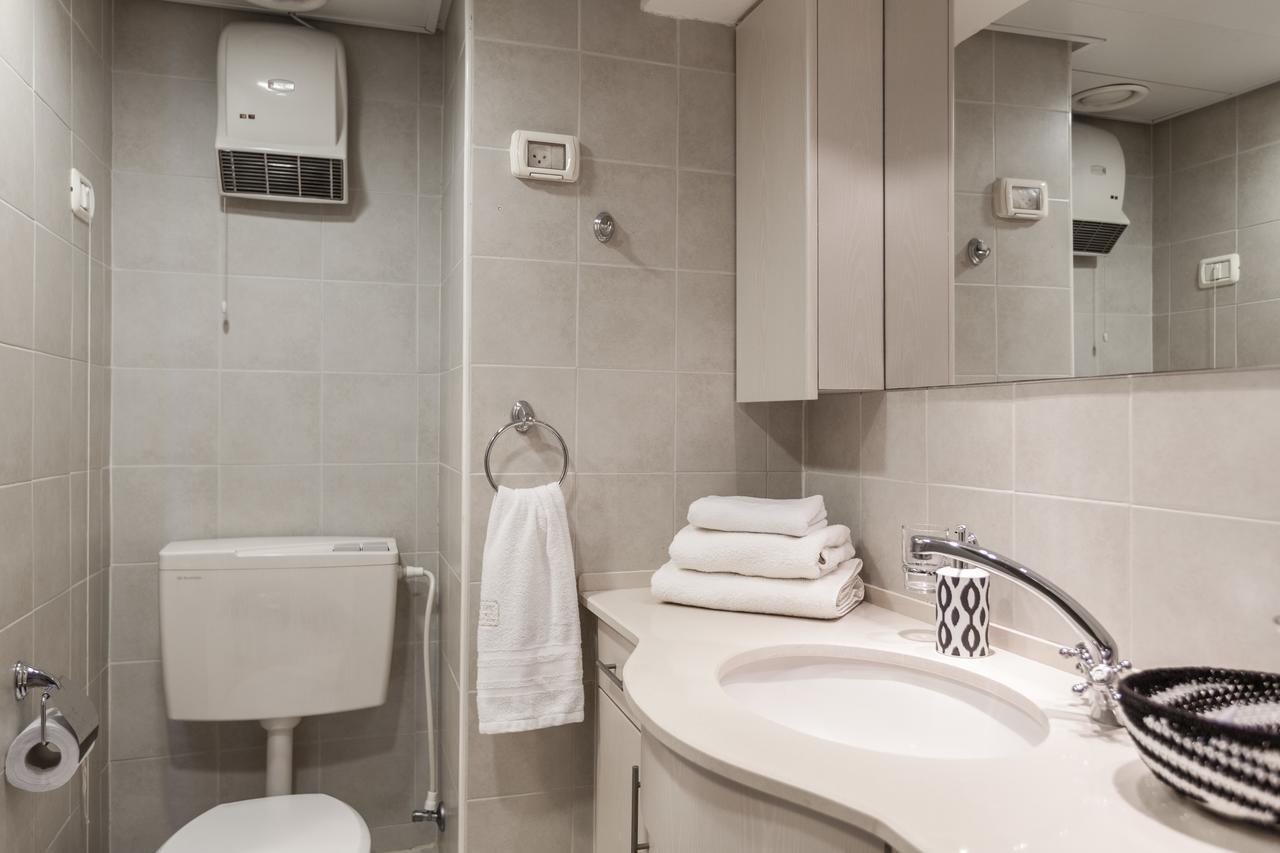 Modern Tlv Lejlighedshotel Tel Aviv Eksteriør billede
